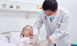 Cứu nữ du khách Latvia khỏi nguy kịch, phát hiện ung thư đại tràng từ ca thủng ruột