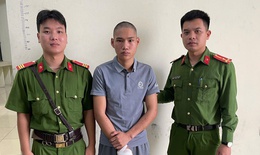 Thanh niên say rượu, cầm dao dọa chém người đi đường