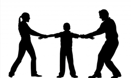 Sau ly hôn, trẻ em đối mặt nguy cơ bạo hành từ chính người thân: Con nên ở với ai?