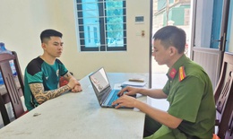 Giả vờ mua trứng gà rồi giật dây chuyền vàng
