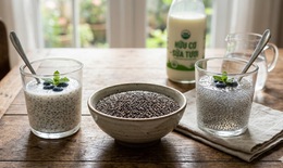 Ngâm hạt chia trong nước hay trong sữa tốt hơn?