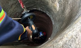 TPHCM: Giải cứu người rơi giếng sâu 35m