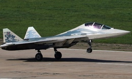 Tiêm kích Su-57 hai chỗ ngồi của Nga thực hiện chuyến bay thử đầu tiên