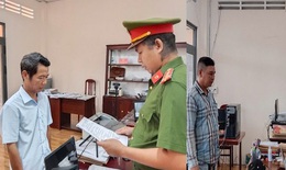 Cần Thơ: Cự cãi trên bàn nhậu, hai người dùng hung khí đánh nhau cùng nhập viện