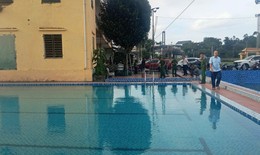 Nghi điện giật tại bể bơi trường học ở Quảng Ninh, 3 trẻ nhập viện cấp cứu