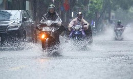 Cảnh báo mưa kèm dông lốc tái diễn chiều nay