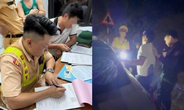 Tài xế khóa cửa, chui ra ghế sau ngủ để "né" kiểm tra nồng độ cồn