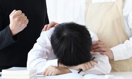 Trẻ dễ mắc lo âu, trầm cảm vì áp lực thi cử: Cha mẹ cần làm gì?