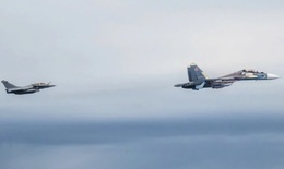 Tiêm kích Rafale Pháp và Su-30SM2 Nga 'so găng' trên bầu trời Baltic