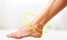 Hướng dẫn xoay cổ chân 5 phút mỗi ngày giúp tăng tuần hoàn, giảm cứng khớp