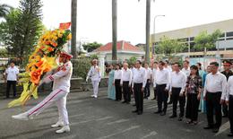 Chủ tịch Quốc hội Trần Thanh Mẫn dâng hương tại Di tích lịch sử văn hóa quốc gia Dinh quận Hóc Môn