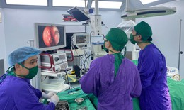 Vá rò dịch não tủy qua đường mũi, cứu 2 bệnh nhân trẻ