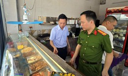 Phát hiện kiến trên khay chế biến bánh mỳ: Đoàn liên ngành tỉnh Nghệ An kiên quyết xử lý sai phạm