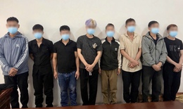 Bắt quả tang 8 người đang đánh 'liêng' ở nơi tổ chức hiếu lễ 