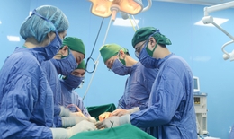 Cắt khối ung thư xâm lấn rộng, bảo tồn chức năng tiết niệu cho người bệnh