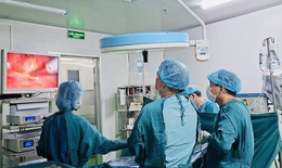 Cứu sống nam bệnh nhân bị thủng dạ dày