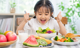 Ăn trái cây tráng miệng thế nào để tốt cho sức khỏe lứa tuổi học sinh?