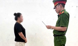 Ninh Bình: Bắt quả tang 'kiều nữ' 9X tàng trữ sừng tê giác trắng quý hiếm