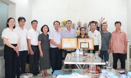 Trao bằng khen cho cá nhân, gia đình có nghĩa cử hiến tạng cứu người