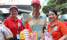 5.200 phần quà gửi trao hy vọng đến người bệnh khó khăn