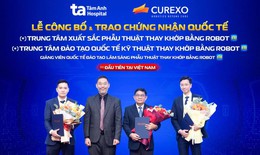 Bệnh viện Việt Nam đạt 3 chứng nhận quốc tế với robot AI thay khớp