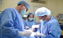 Ứng dụng công nghệ định vị không dây trong 'truy tìm', xử lý ung thư vú giai đoạn sớm