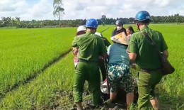 Khống chế 3 anh em phun thuốc vào công an