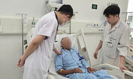 Bác sĩ Bệnh viện Bạch Mai cơ sở Ninh Bình cứu hai bệnh nhân đột quỵ trong 'thời gian vàng'