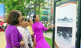 TPHCM: Triển lãm ảnh hành trình 50 năm của thành phố mang tên Bác