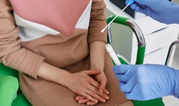 Vì sao phụ nữ tiền mãn kinh dễ bị nhiễm trùng đường tiết niệu?