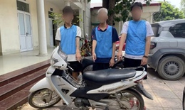 Hà Nội: Bắt nhóm thiếu niên chém người đi đường nếu thấy 'bướng'