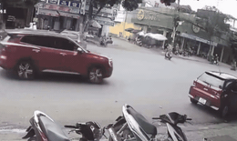 Nam sinh đi xe đạp điện độ chế gây tai nạn chết người