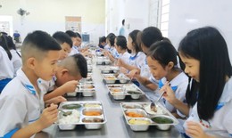 Cách giúp trẻ hình thành thói quen ăn uống lành mạnh trong ngày hè