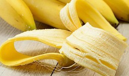 5 cách đơn giản dùng vỏ chuối dưỡng ẩm tóc khô xơ tại nhà