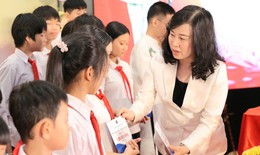 Bộ trưởng Bộ Y tế Đào Hồng Lan: Mỗi trẻ em có hoàn cảnh đặc biệt đều cần một vòng tay yêu thương