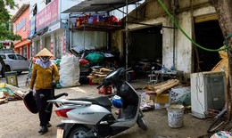 Kho phế liệu sát nhà dân: Nỗi lo sau vụ cháy cạnh chung cư