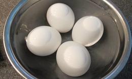 Có nên ngâm trứng vào nước lạnh sau khi luộc?