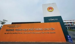 Vụ loạt điểm 10 môn Toán ở Tuyên Quang: Thí sinh biết mình được 'nhắc bài' có thể bị xử lý thế nào?