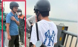Trung tá công an Hải Phòng kịp thời ngăn người phụ nữ định nhảy cầu Vĩnh Tuy
