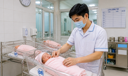 Nam giới có nên theo đuổi ngành Hộ sinh?