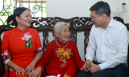 Thủ tướng dâng hương tri ân Anh hùng liệt sĩ, tặng quà người có công tại Lào Cai và Phú Thọ