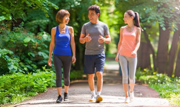 Đi bộ vào giờ nào giúp người đái tháo đường kiểm soát đường huyết và giữ vóc dáng?