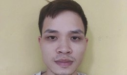 Kiểm tra hành chính, phát hiện Nguyễn Ngọc Lễ cá độ bóng đá qua điện thoại 