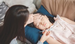 Hai trẻ viêm não Nhật Bản phải mở khí quản