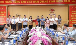 Bộ trưởng Đào Hồng Lan trao quyết định tiếp nhận, bổ nhiệm Phó Cục trưởng Cục Phòng bệnh