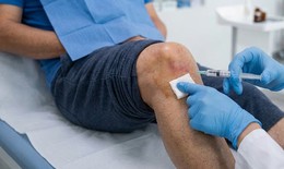 Suy tuyến thượng thận cấp do thuốc: Cấp cứu nội tiết đe dọa tính mạng