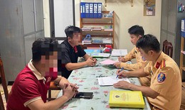 Xử phạt 2 tài xế xe khách chèo kéo, tranh giành khách gây bức xúc trên mạng xã hội