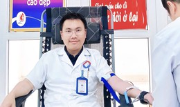 Bệnh viện thiếu máu, cán bộ y tế tình nguyện hiến máu cứu người