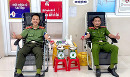Cán bộ công an Quảng Trị hiến máu cứu cháu bé nguy kịch