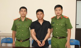 Vận động thành công 2 đối tượng truy nã ra đầu thú